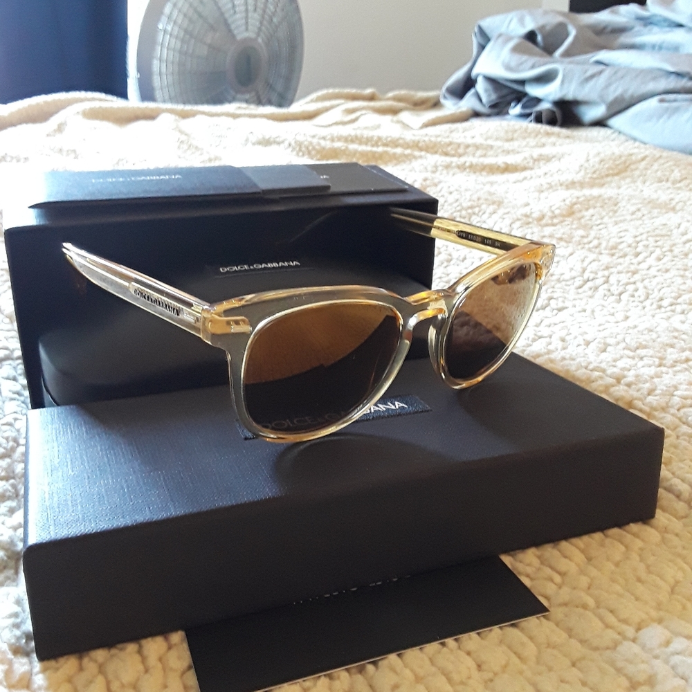 DOLCE & GABBANA SUNGLASSES IN BOX